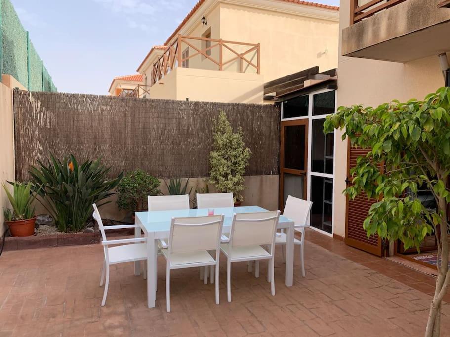 Villa Familiale A คอร์ราเลโฮ ภายนอก รูปภาพ